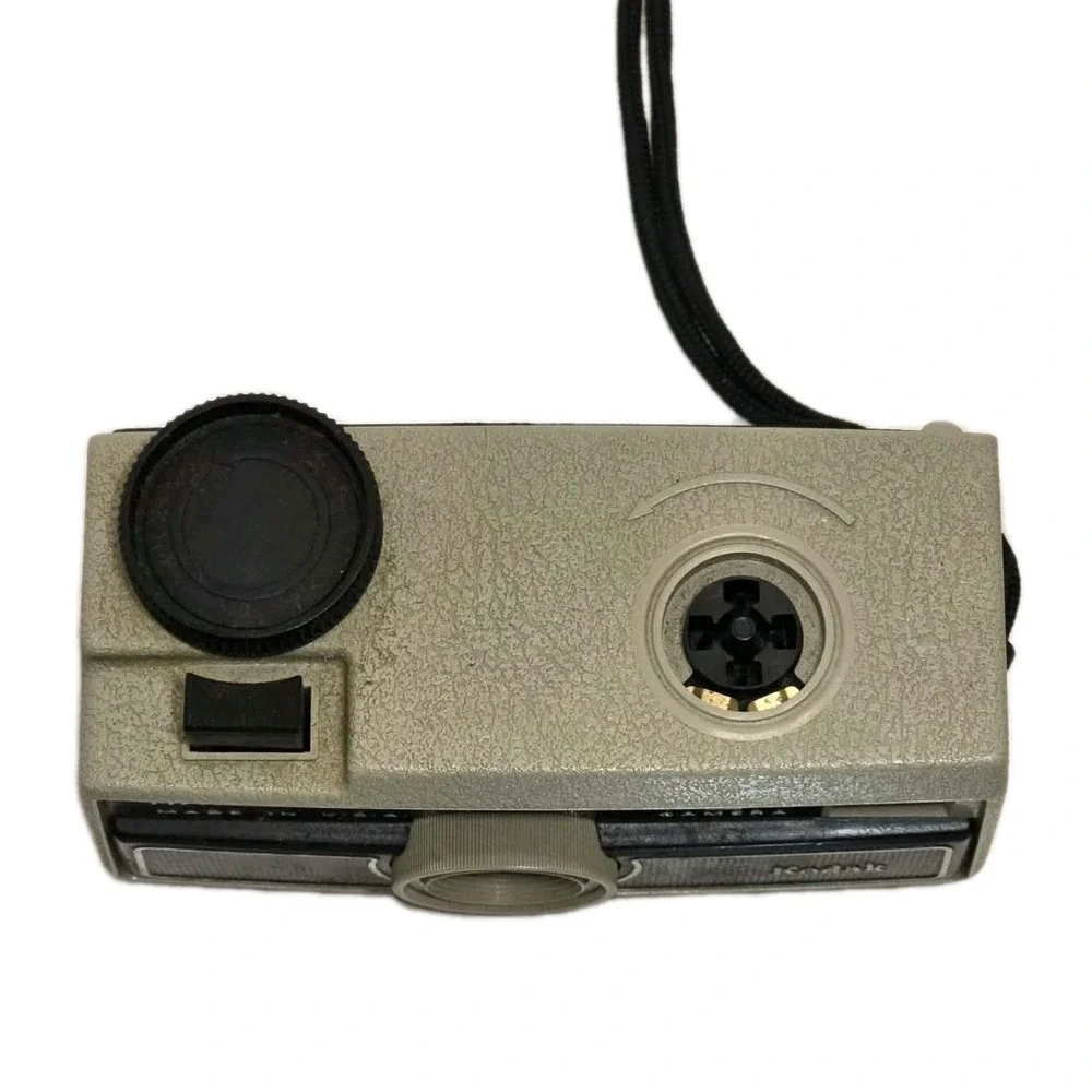 Kodak Hawkeye Instamatic II‎ Camera GUC Vintage Collector Movie Prop Retro USA